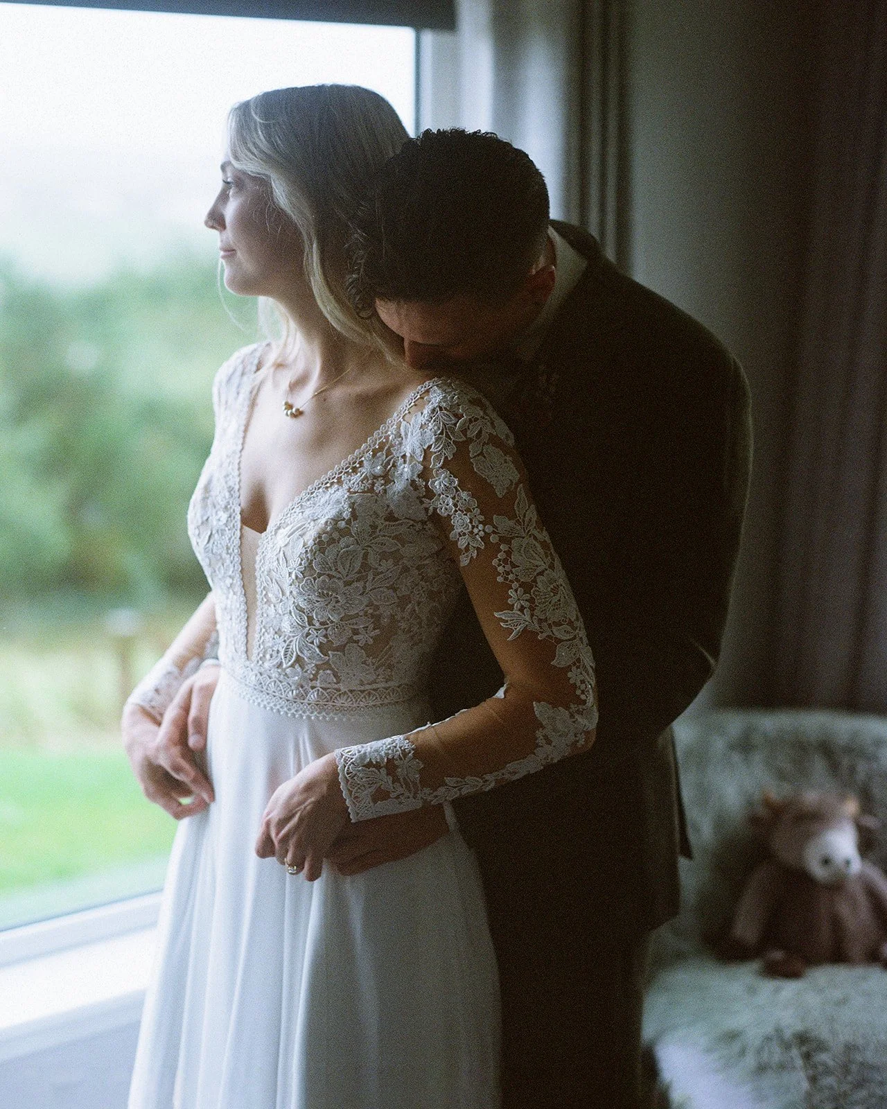 Nikki&Eric+on+colour+film+04_websize